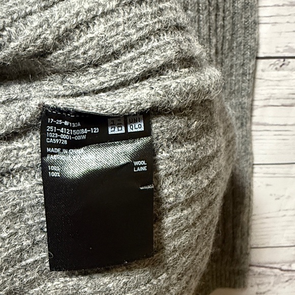 Uniqlo 100% wool long Cardigan - Picture 5 of 5